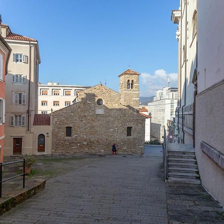 Casa Vacanze Penelope In Centro Storico Trieste Exterior photo